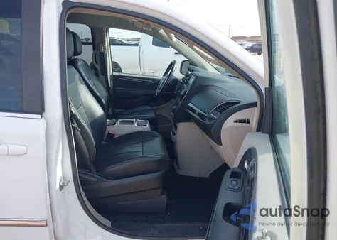 2015 Chrysler Town & Country Touring from USA, damaged, VIN 2C4RC1BG2FR716007